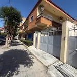 Valentina Cozy 2-bedroom House 펜션 *