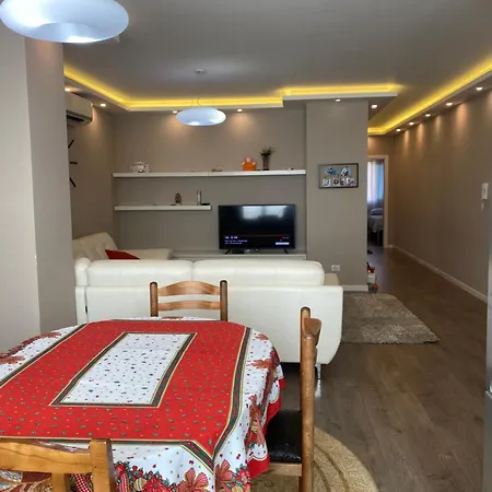 Valentina Cozy 2-bedroom House Сasa de vacaciones Lushnjë